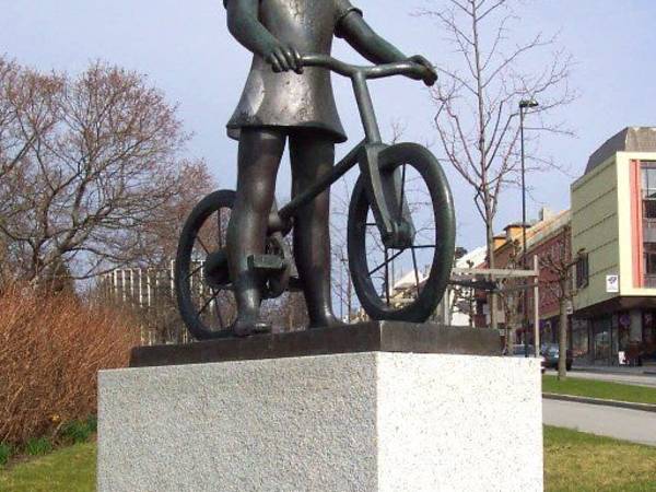 Sykkeljenta - foto Petter Ingeberg